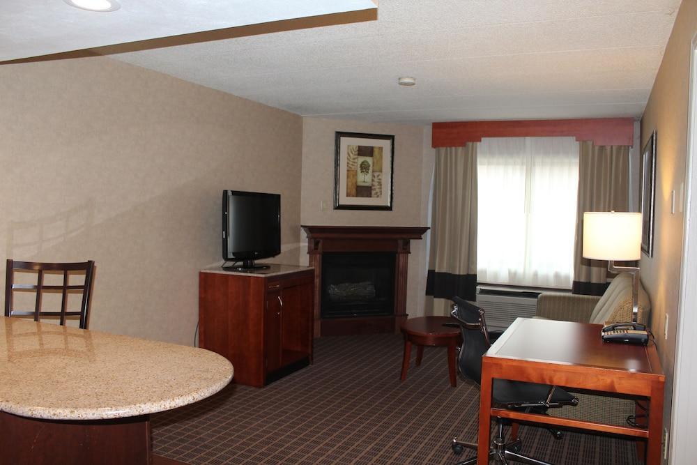 Comfort Inn & Suites West Springfield Exteriör bild
