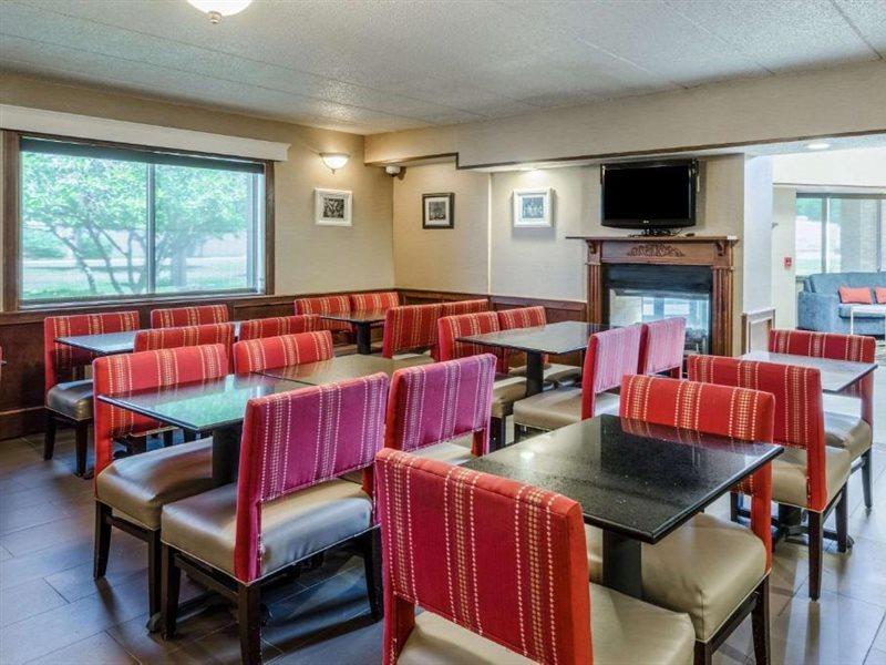 Comfort Inn & Suites West Springfield Exteriör bild