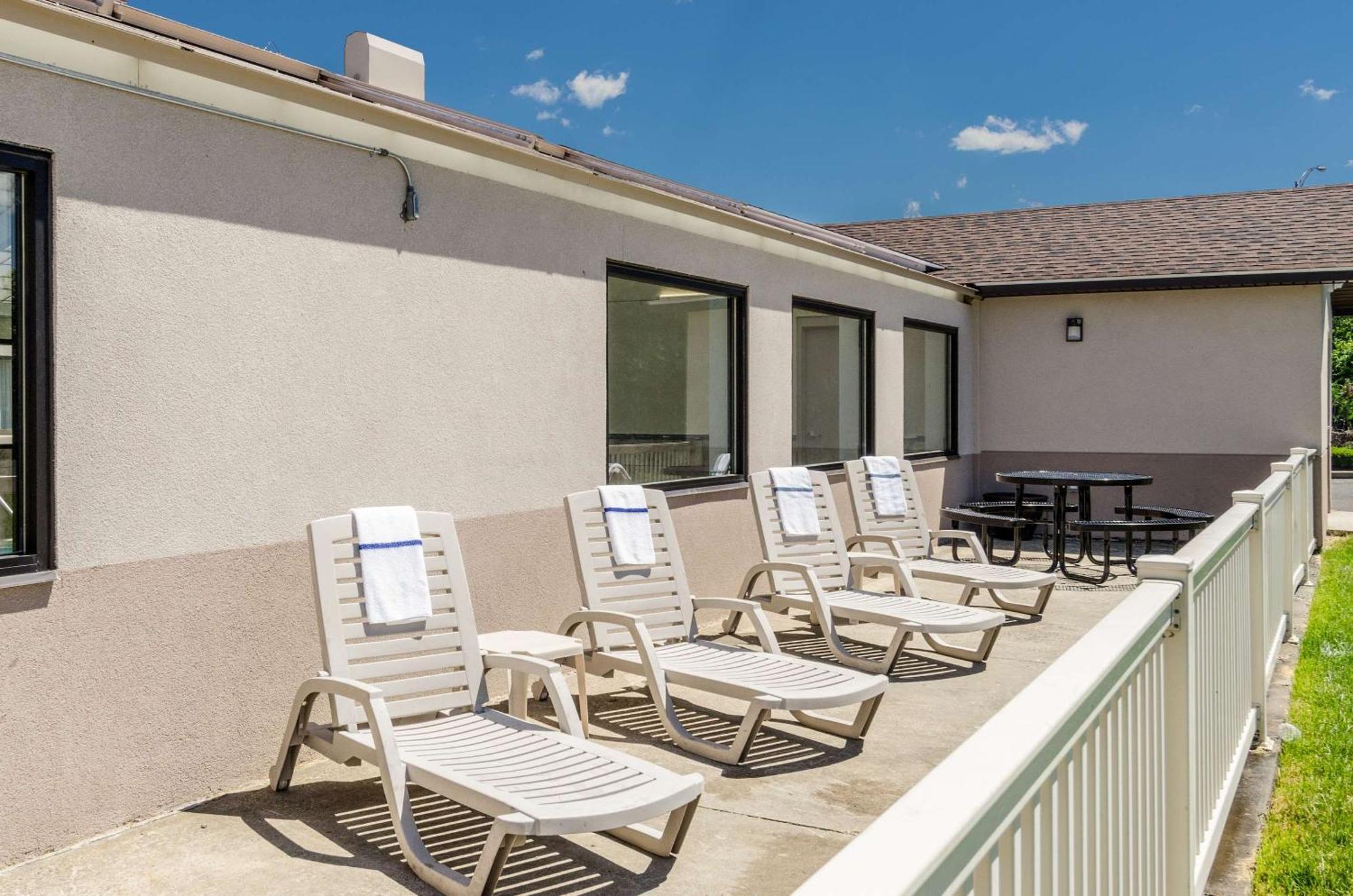 Comfort Inn & Suites West Springfield Exteriör bild