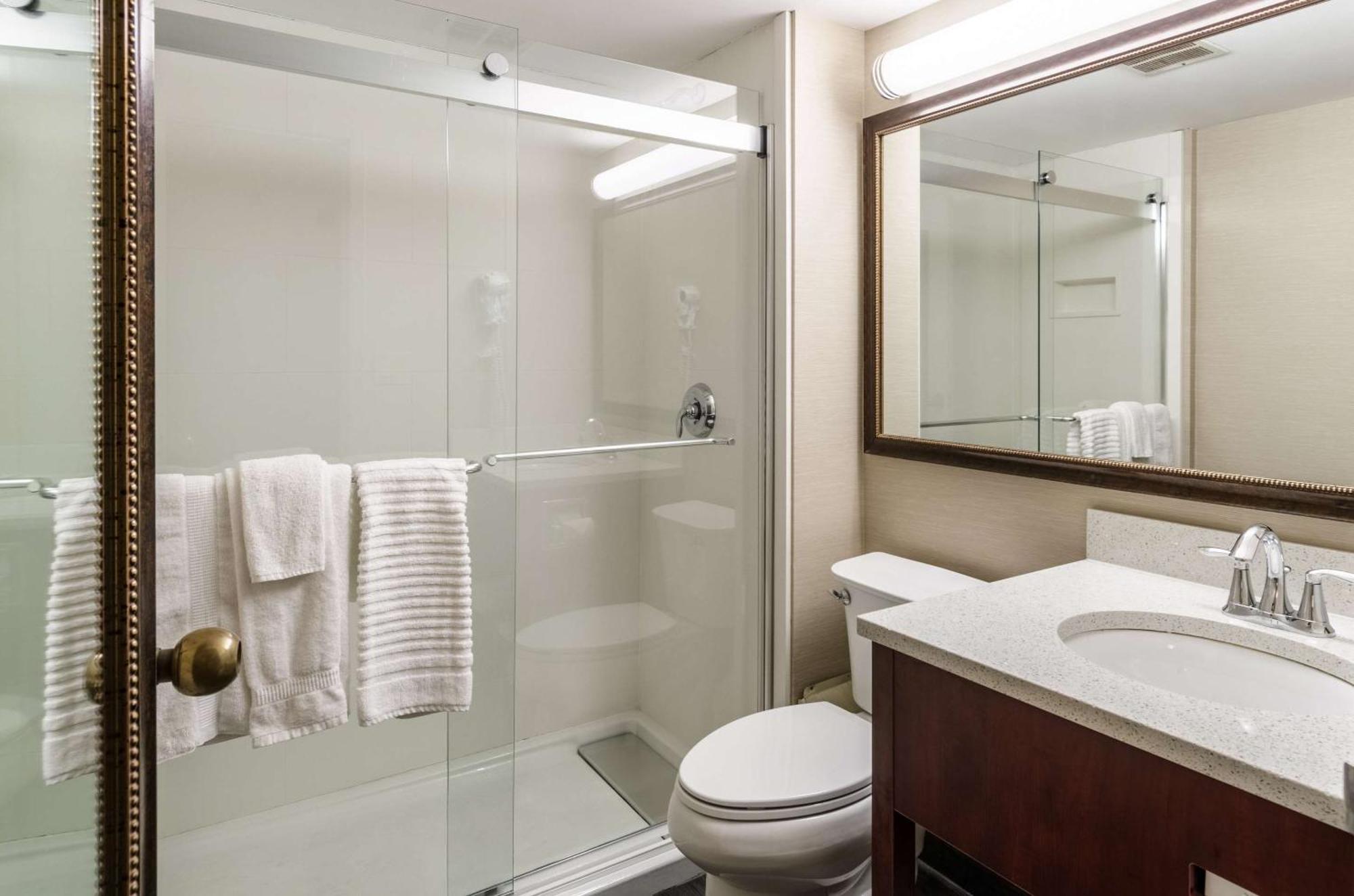 Comfort Inn & Suites West Springfield Exteriör bild
