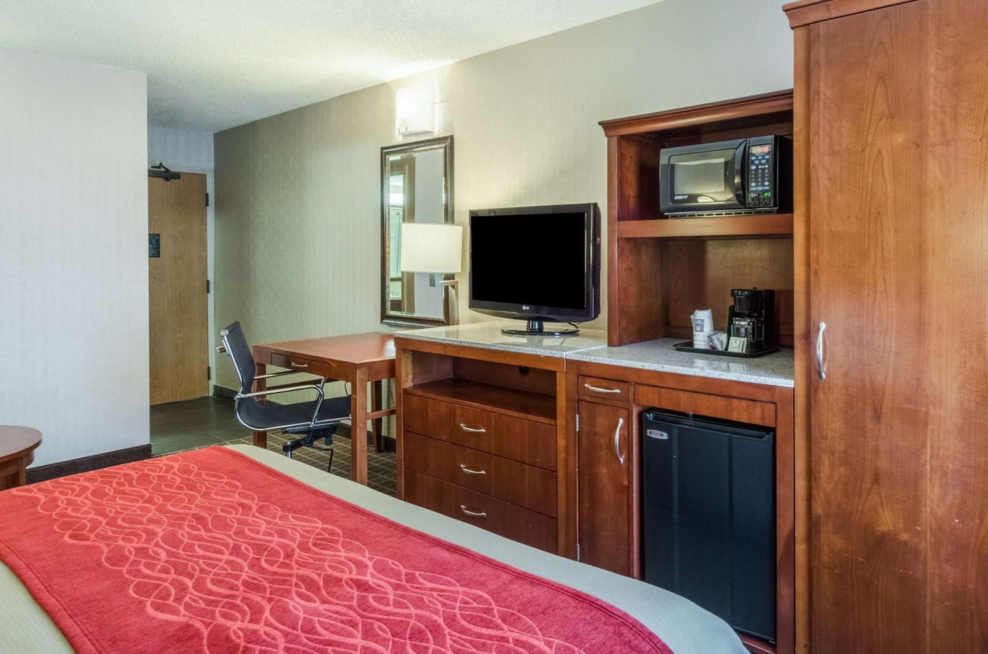 Comfort Inn & Suites West Springfield Exteriör bild